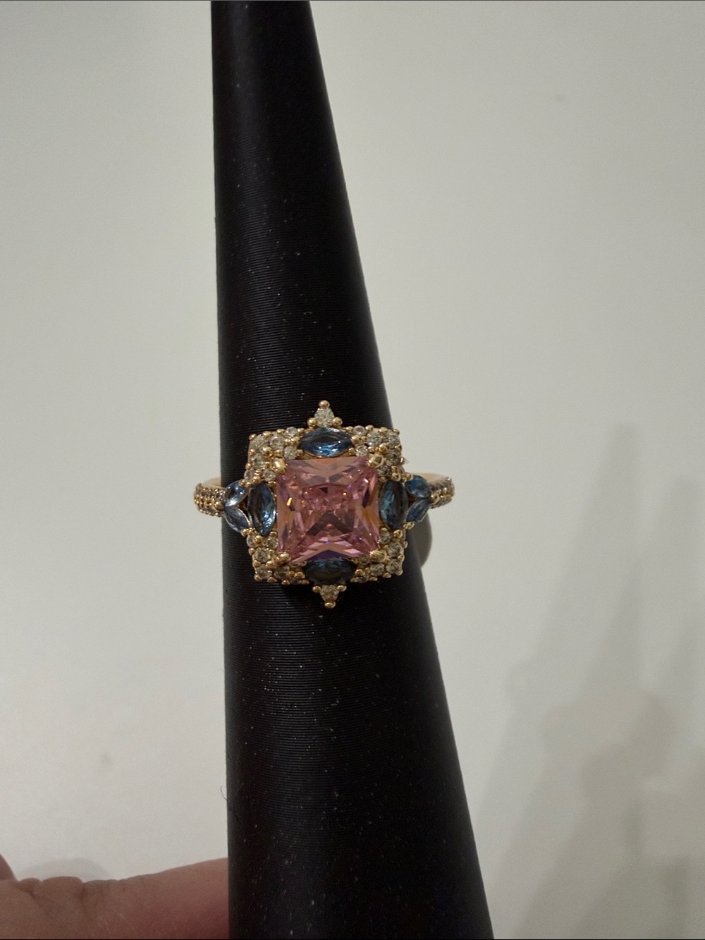 BP star shaped ring